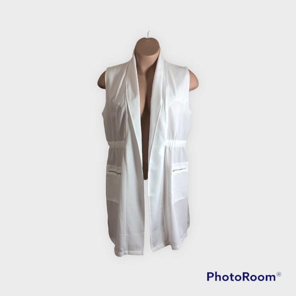 NWT Creation White Sleeveless Vest XL